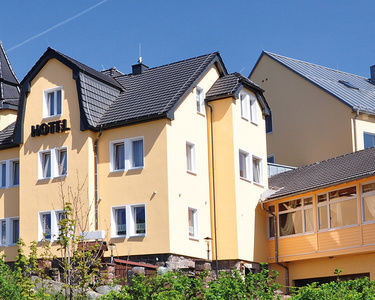 Exterior view summer Schlossberghotel Oberhof | Hotel Oberhof