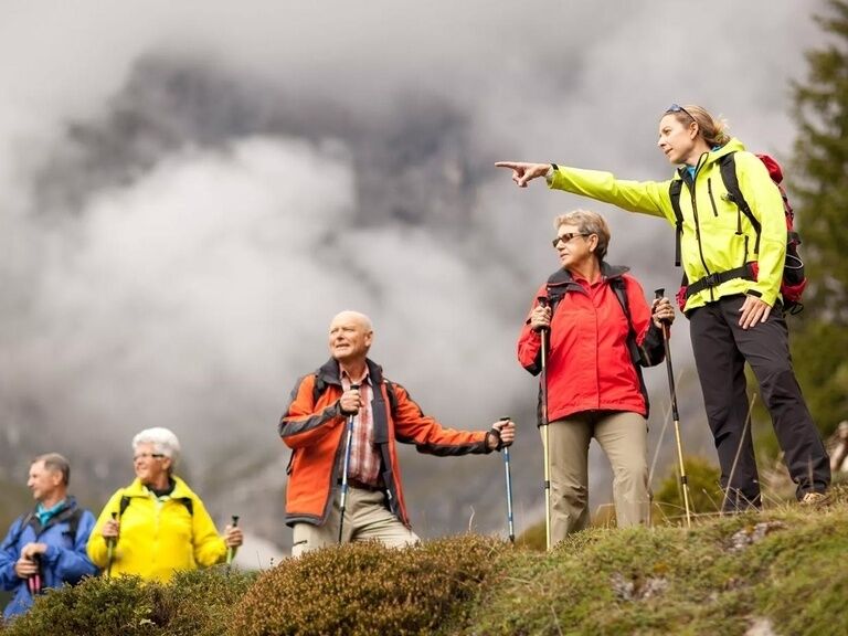 Hiking icon picture, hiking vacation Thuringian Forest, book hotel Oberhof