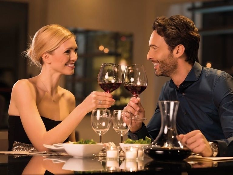 Paar beim Dinner, Oberhof Hotel Symbolbild
