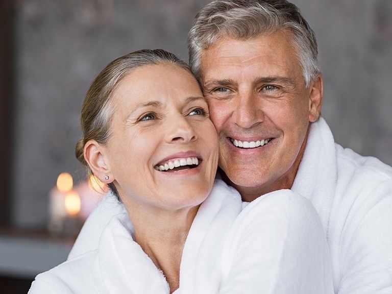 Paar beim Wellness, Beispielbild Wellnessurlaub im Hotel in Oberhof, AdobeStock_© Rido