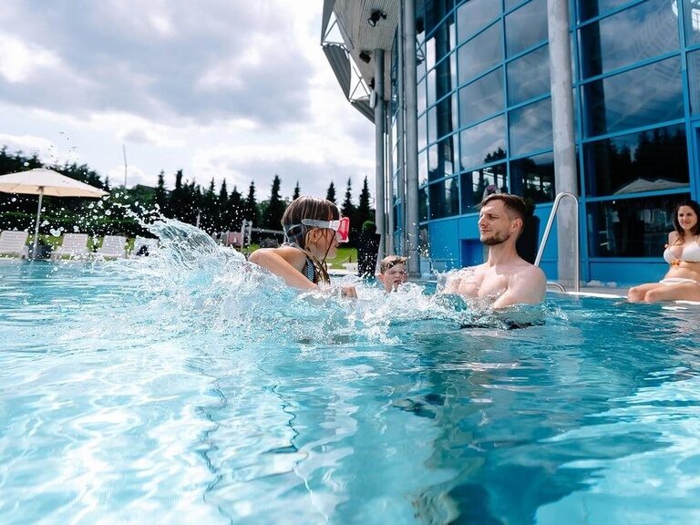 Wellnessurlaub H2Oberhof Sommer Schimmbad